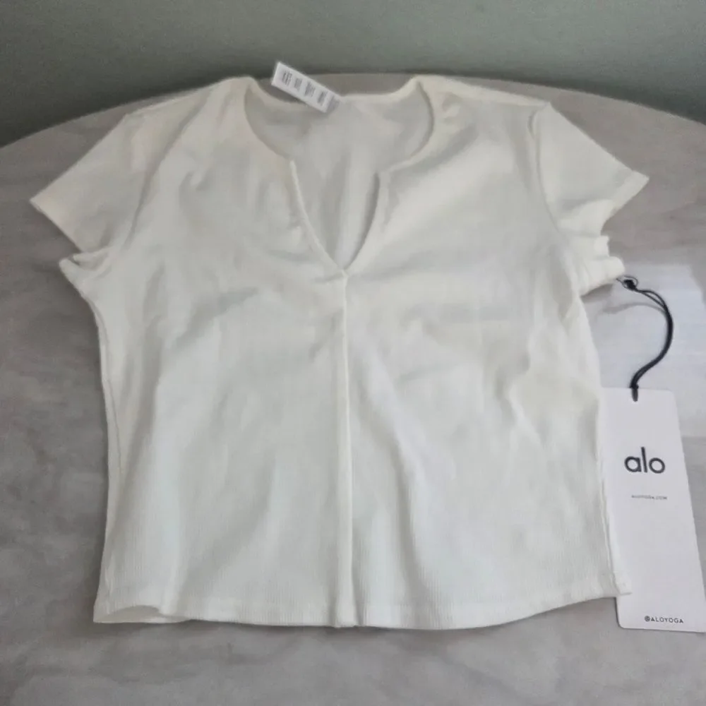 Alo Ivory Ribbed Crop Savvy Sport Top Size Small